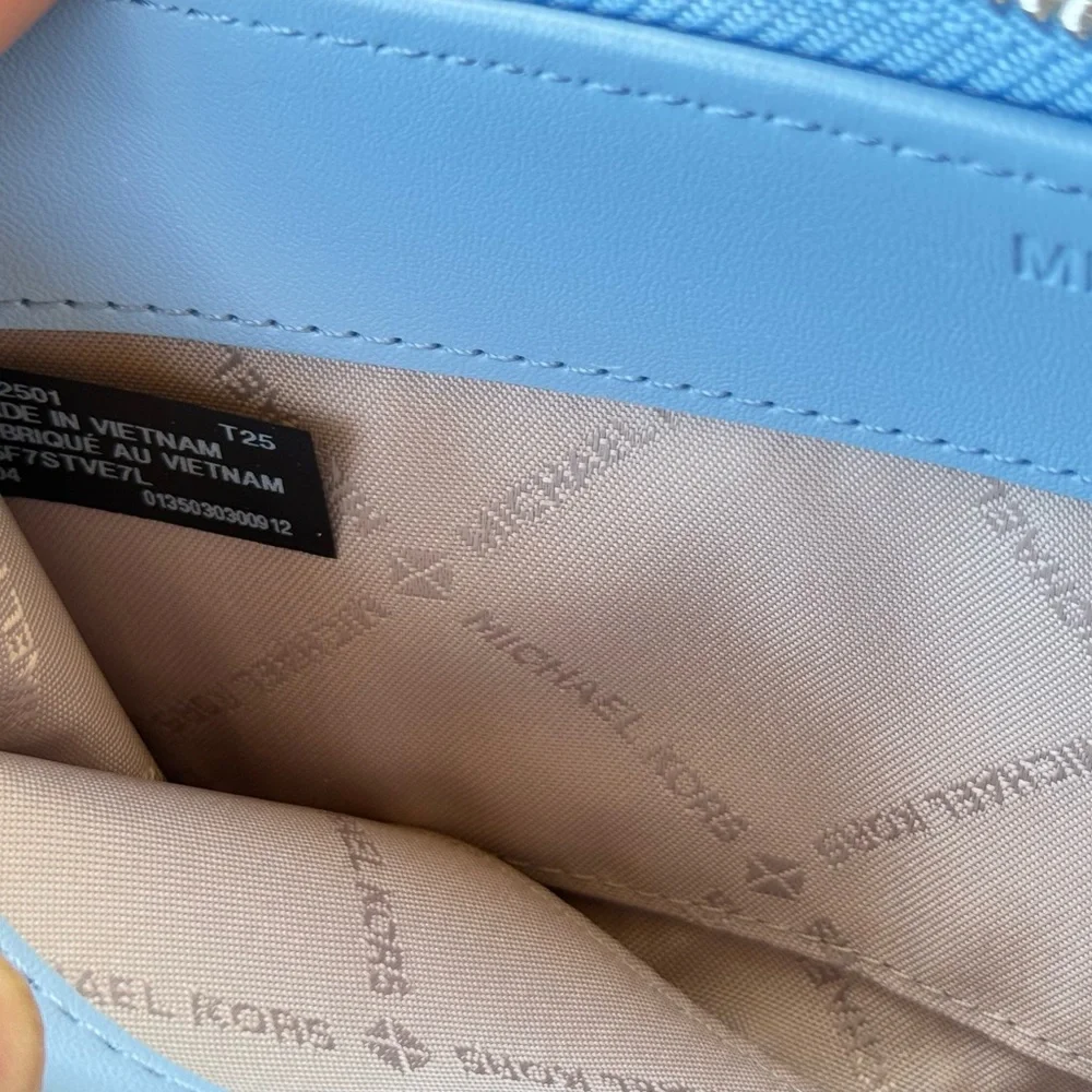 Michael Kors Jet Set Travel LG Continental Wallet Light Sky - Picture 9 of 10